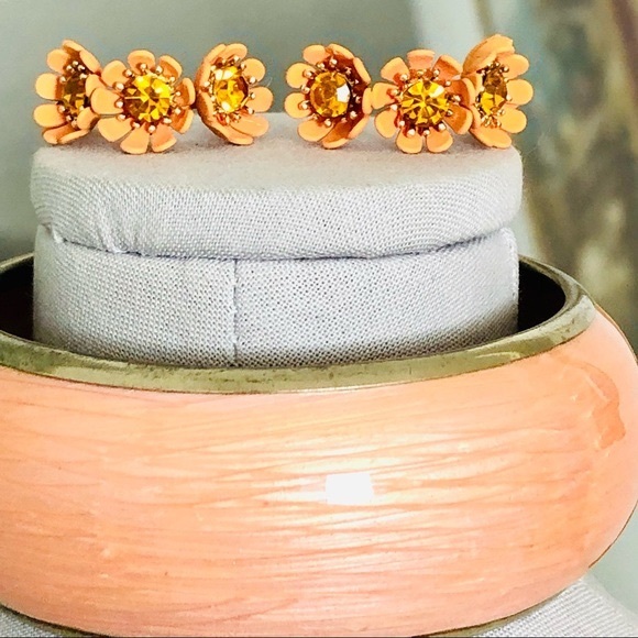 Vintage Mod Flower Earrings & Enamel Bracelet - Picture 5 of 15